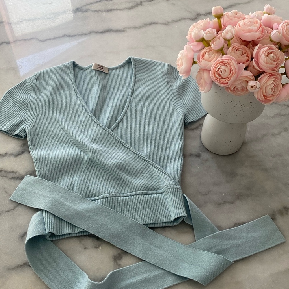 Aritzia "Little Moon" Top